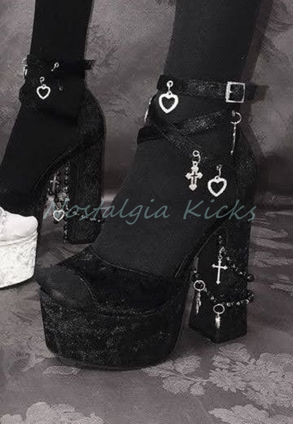 ゴシックブラックベルベットプラットフォームハイヒールサンダル - Street Fashion Punk のレビューと価格