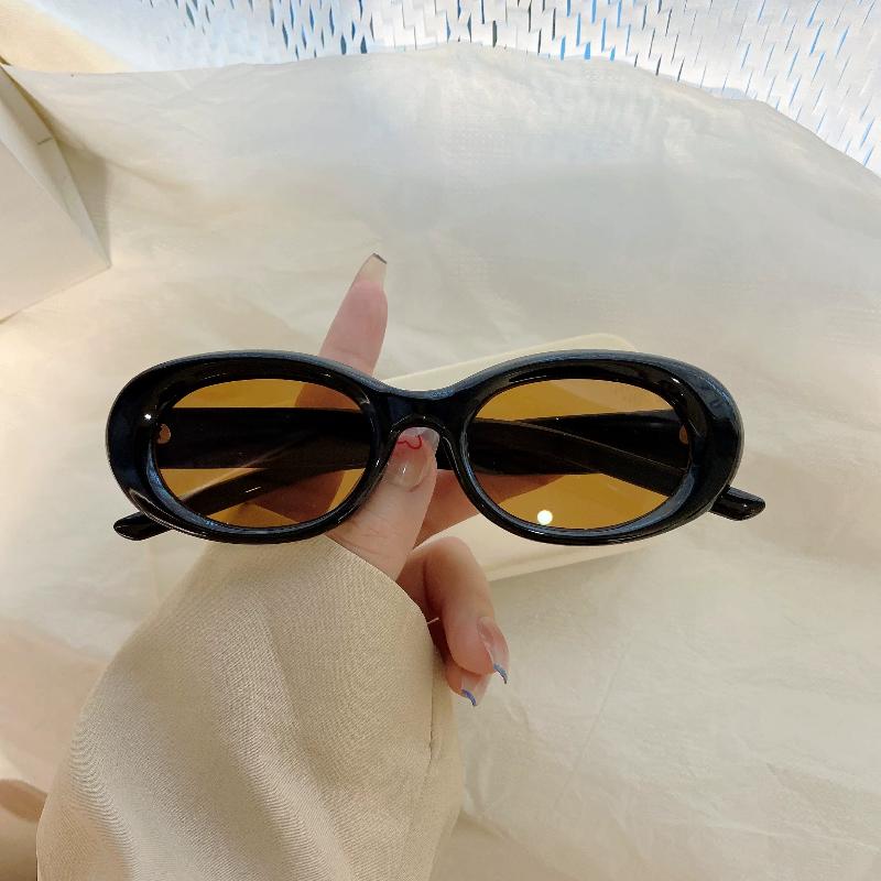 レトロオーバルサングラス 男女兼用 UV400保護シェード  - Street Fashion Photo のレビューと価格